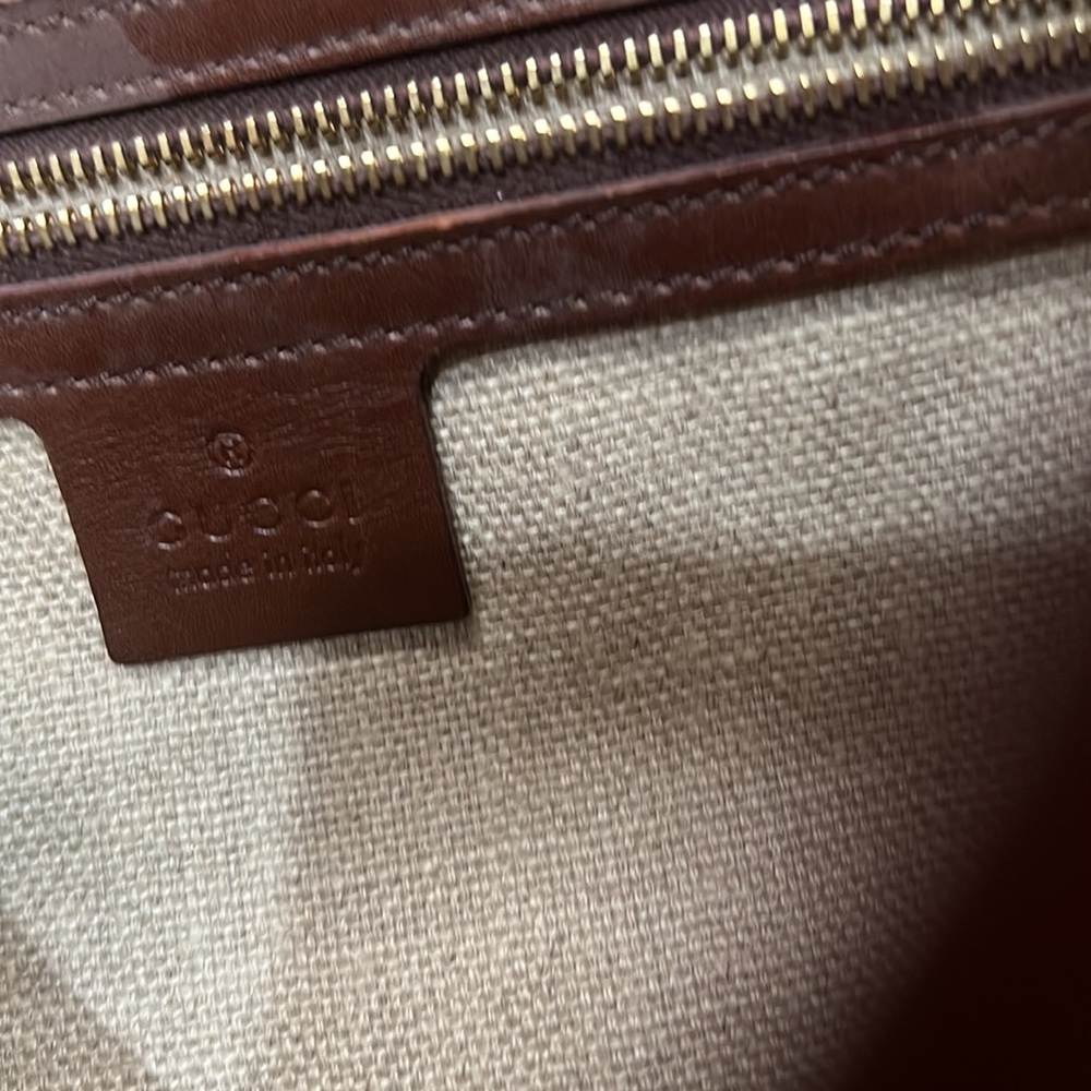 This is a very rare Gucci beaded bag Purchased in 2006 never worn - Picture 5 of 11